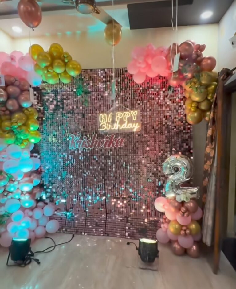 Decoration with Curtain