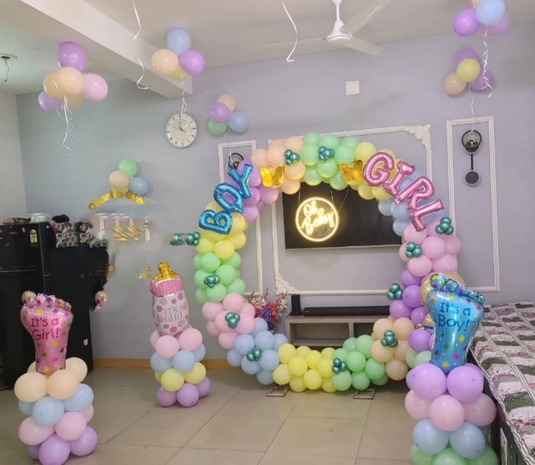 baby shower decoration with pillars in hall